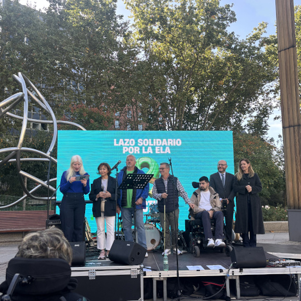 Madrid se une en un gran lazo solidario por la ELA para visibilizar esta enfermedad