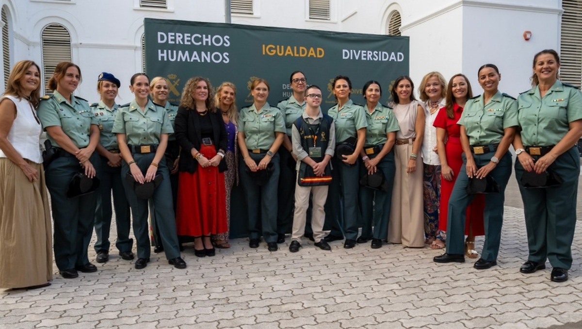 Cádiz acoge un encuentro de mujeres líderes con la directora general de la Guardia Civil