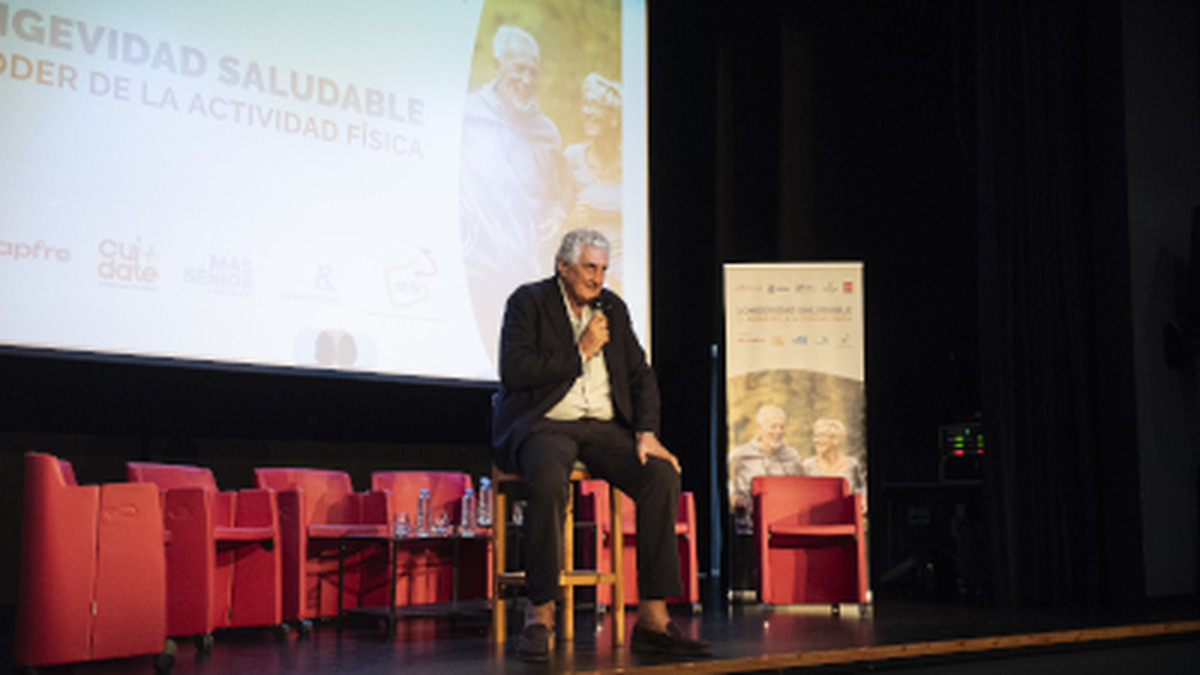 Móstoles cierra la III Semana de las Personas Mayores con la participación de Fernando Romay